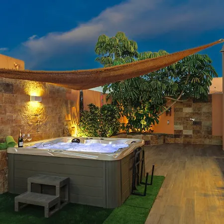 Jacuzzi & Barbecue וילה