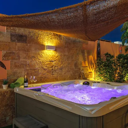 Jacuzzi & Barbecue וילה