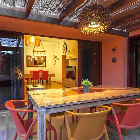 Jacuzzi & Barbecue וילה לה אוליבה