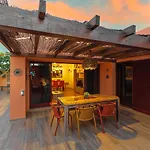Βίλα Jacuzzi & Barbecue *