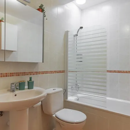 Jacuzzi & Barbecue Vila *